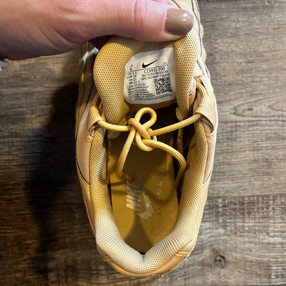 RARE Nike Air Max 95 Yellow - Size 8 - Picture 8 of 9